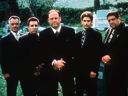 Tony Sirico, Steven Van Zandt, James Gandolfini, Michael Imperiolo y Vicint Pastore. El núcleo central de Los Soprano.