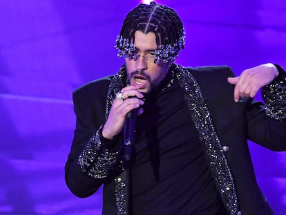 cul 28.  HOLLYWOOD, CALIFORNIA - OCTOBER 14: In this image released on October 14, Bad Bunny performs onstage at the 2020 Billboard Music Awards, broadcast on October 14, 2020 at the Dolby Theatre in Los Angeles, CA.  (Photo by Kevin Mazur/Getty Images)