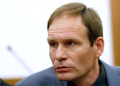 El acusado de canibalismo Armin Meiwes, esta mañana en la Audiencia de Kassel (Alemania).