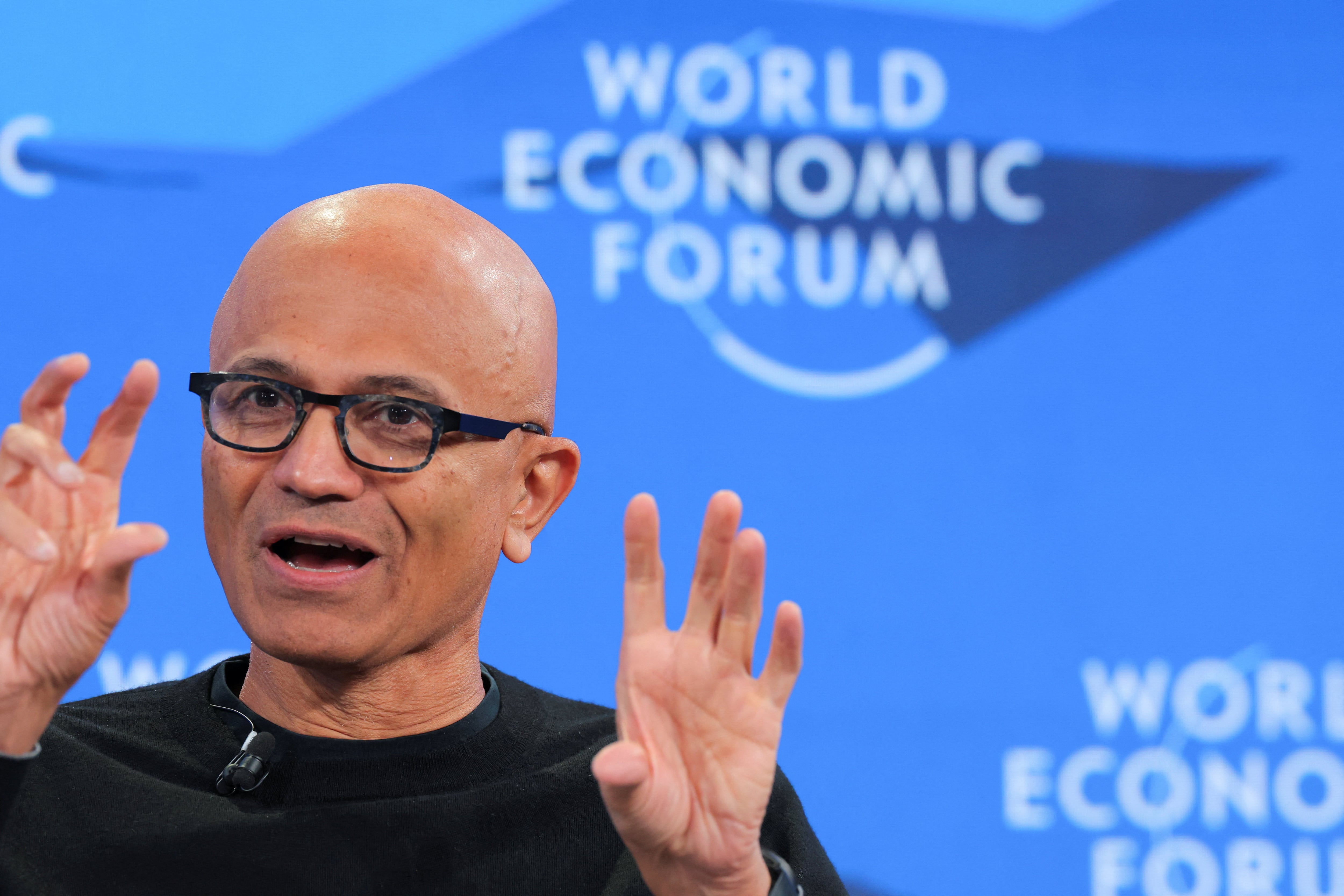 Resaca de los resultados: Microsoft se hunde en Bolsa por las sombras de la IA y Meta se dispara