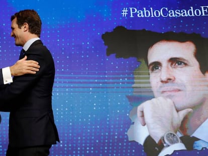 El presidente del PP, Pablo Casado, junto al número dos de la lista al Congreso por Madrid, Adolfo Suárez Illana.