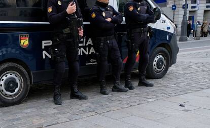 Agentes de la Policía Nacional, en una foto de archivo. 