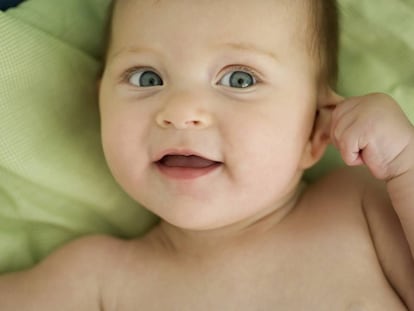 Las señales que indican que su bebé no oye bien