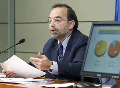 El secretario general de Empleo, Antonio González, durante la rueda de prensa.