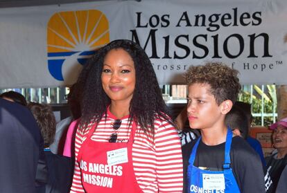 La actriz Garcelle Beauvais, en el proyecto solidarip
a de LA Mission en  Los Ángeles.