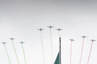 Elementos del Ejército Mexicano, Marina, Fuerza Aérea Mexicana y la Guardia Nacional participaron en el desfile.