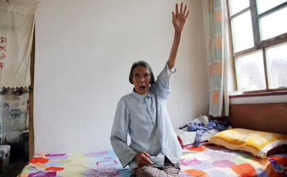 La china Ren Lane en su casa de Gucheng, en Shanxi (China). Fue secuestrada con 15 años durante la II Guerra Mundial y obligada a satisfacer las demandas sexuales de las tropas japoneses durante 20 días. 