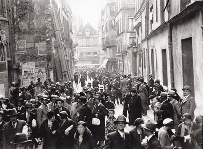 Una calle del Marais, barrio judío de París, alrededor de 1930.