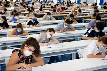 Prueba de acceso a la Universidad en el campus de la Pablo de Olavide de Sevilla.