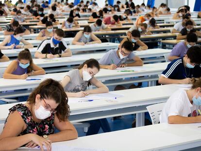 Prueba de acceso a la Universidad en el campus de la Pablo de Olavide de Sevilla.