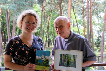 La editora Katarzyna Domańska y Michal Skibinski.