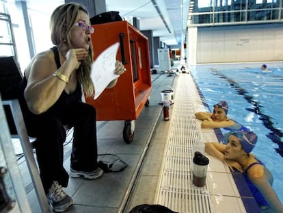 Tarrés, durante un entrenamiento de la selección de natación sincronizada.