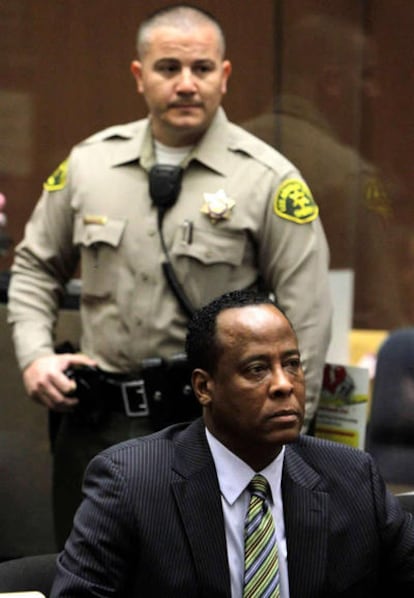 El doctor Conrad Murray en el banquillo en enero pasado