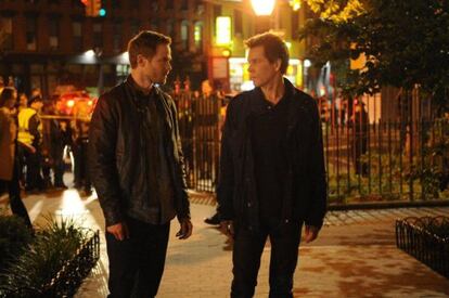 Shawn Ashmore y Kevin Bacon, en una escena de &#039;The following&#039;