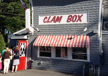 El propio restaurante Clam Box tiene la forma de las cajas de cartón en las que se sirve el marisco.