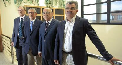 Joaquín Piñón, presidente de Ascer (segundo por la derecha) con los vicepresidentes Francisco Ramos, Vicente Nomdedéu y José Castellano.