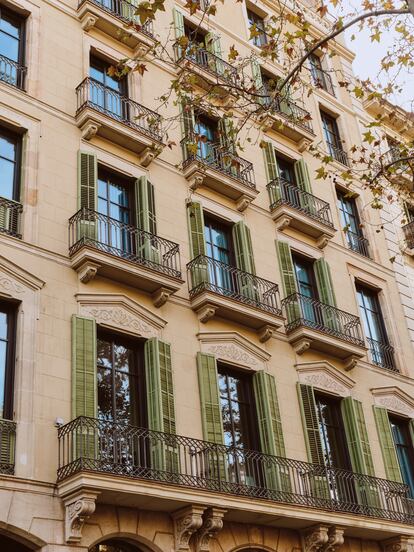 Fachada del edificio de la familia Bonay, en el 700 de la Gran Via de les Corts Catalanes de Barcelona. 