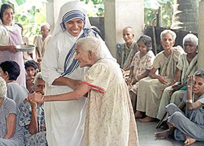 La ayuda a las ancianas, uno de los sectores más desprotegidos en la rígida sociedad india, es uno de los objetivos que lleva a cabo la orden de las Misioneras de la Caridad, entre otros muchos proyectos de asistencia a los desfavorecidos.