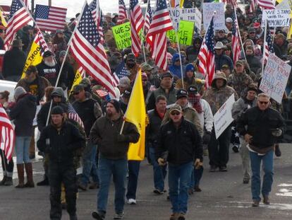 Manifestación en Burns, Oregon, antes de la toma del refugio.