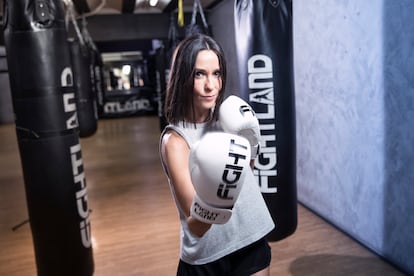 La presentadora de Informativos Telecinco Alba Lago, en el centro de boxeo Fightland de Chamberí (Madrid), el pasado 9 de agosto.