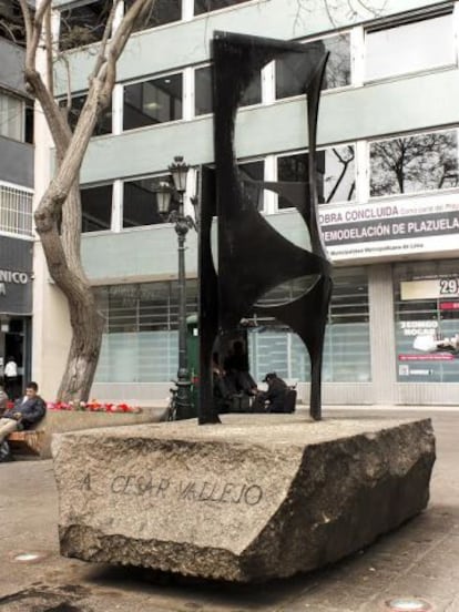 Escultura de Jorge Oteiza en Lima.