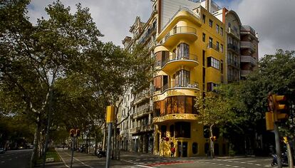 La Casa Planells de Jujol, a la Diagonal, cantonada Sicília, de Barcelona.