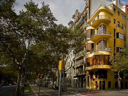La Casa Planells de Jujol, en la Diagonal, esquina Sicilia, de Barcelona.