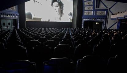 Una de las salas semivacías del cine Comedia de Barcelona.