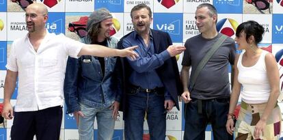 El director Pablo Berger, flanqueado por los actores Javier C&aacute;mara, Fernando Tejero y Juan Diego, y por la actriz Candela Pe&ntilde;a. 