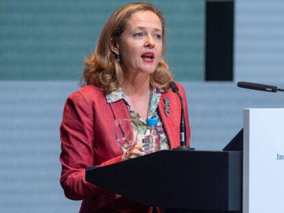 La ministra de economía y empresa Nadia Calviño, durante un momento de su intervención en el acto de inauguración oficial del XXII Congreso Nacional de la Empresa Familiar.