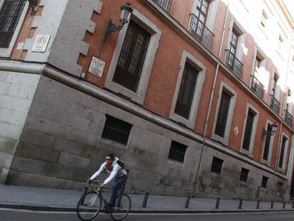 Fachada del convento de las Reparadoras en la calle de Torija.