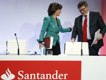 La presidenta del Santander, Ana Botín, y el consejero delegado, Jose Antonio Álvarez, durante la rueda de prensa de los resultados de la entidad en 2016.