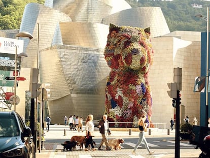 Vista de Puppy con el Museo Guggenheim al fondo.