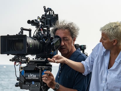 Set of a new movie by Paolo Sorrentino.
In the picture Paolo Sorrentino and Daria D'Antonio (DOP).
Photo by Gianni Fiorito ----PIEFOTO---- Paolo Sorrentino y la directora de fotografía Daria D'Antonio durante el rodaje de'Parthenope'.