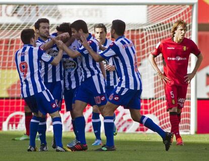 Los jugadores del Depor celebran un gol