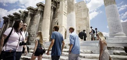 Un grupo de turistas en Atenas.