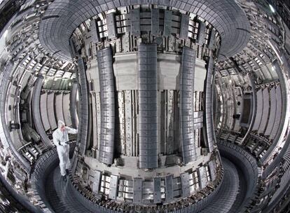 Interior del Reactor de Fusi&oacute;n europeo Jet, a las afueras de Oxford