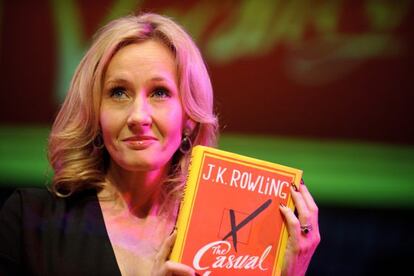 La escritora de la saga de Harry Potter, J. K. Rowling, utiliza sus iniciales y el apellido de su abuela para firmar sus obras