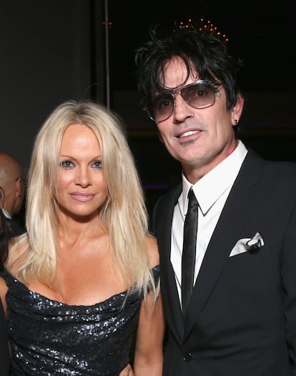 Pamela Anderson y Tommy Lee en una fiesta para celebrar el 35 aniversario de PETA, en Hollywood en 2015.