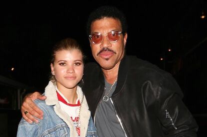 Lionel Richie y su hija Sofia, a la salida de un club de Los Ángeles el pasado mes de abril.