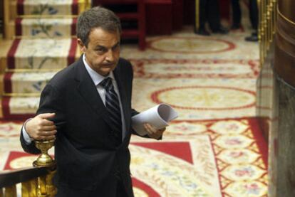 El presidente, José Luis Rodríguez Zapatero, durante su comparecencia de ayer en el Congreso.
