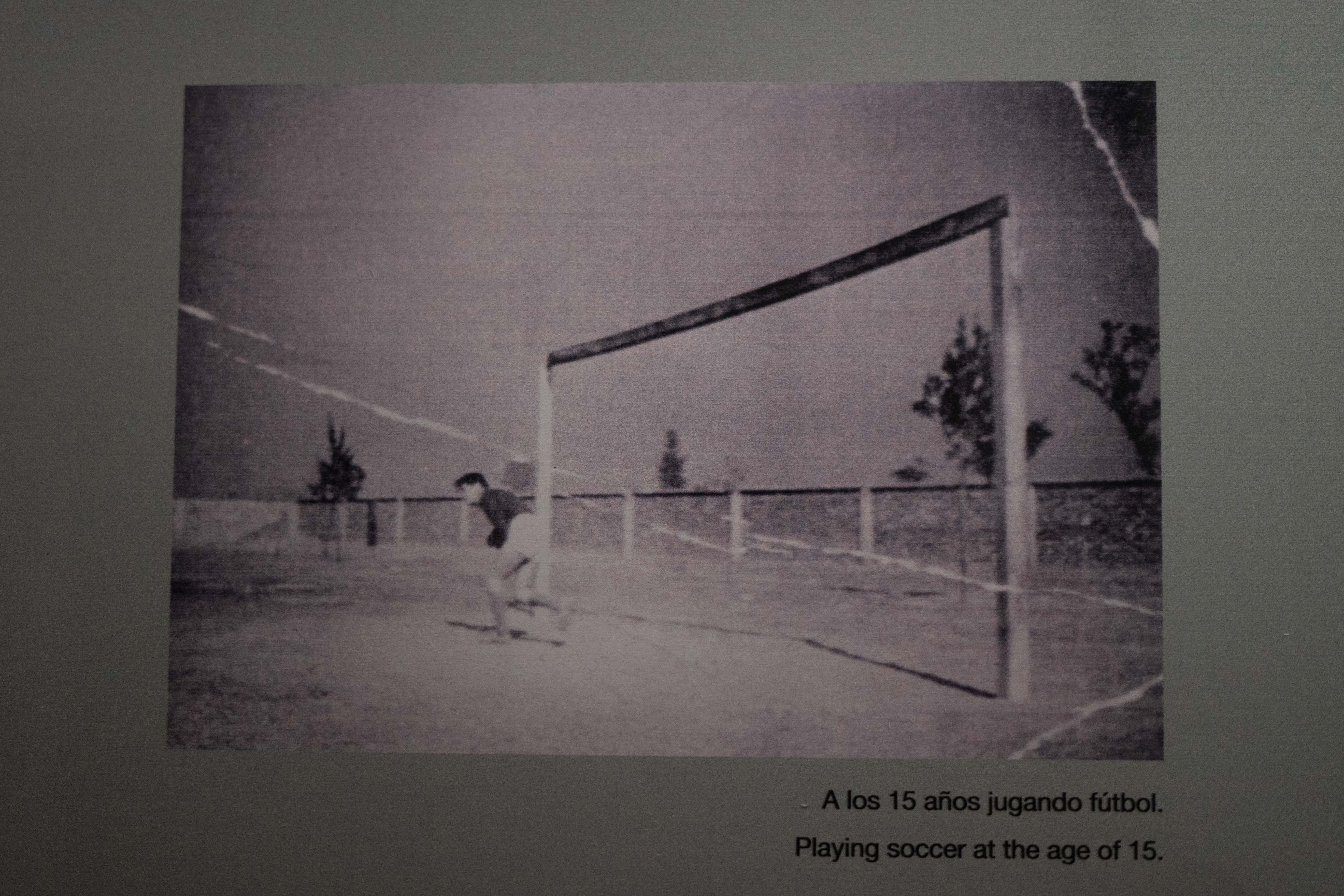 José Alfredo en una fotografía de cuando jugaba fútbol como portero, vista en la casa-museo José Alfredo Jiménez.