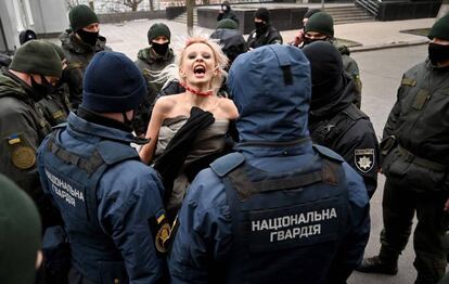 Activista de Femen durante una protesta en Kiev (Ucrania).