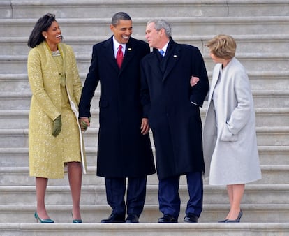 El matrimonio Obama en la toma de posesión de Barack Obama en enero de 2009, junto al matrimonio Bush, saliente de la Casa Blanca.