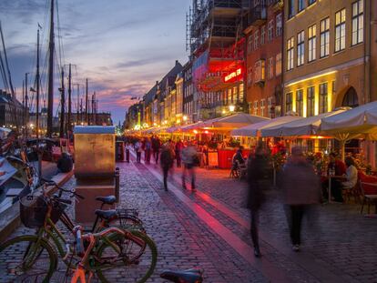 Paseo mar&iacute;timo de Nyhavn, en Copenhagen (Dinamarca).