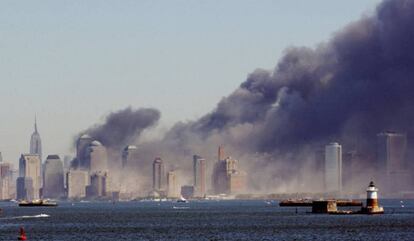 El humo en Manhattan, el 11 de septiembre de 2001.