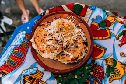 Pupusas tradicionales de queso.