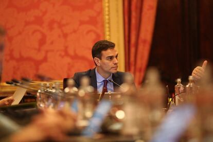 El presidente del Gobierno, Pedro Sánchez, durante el consejo de ministros en Barcelona. 