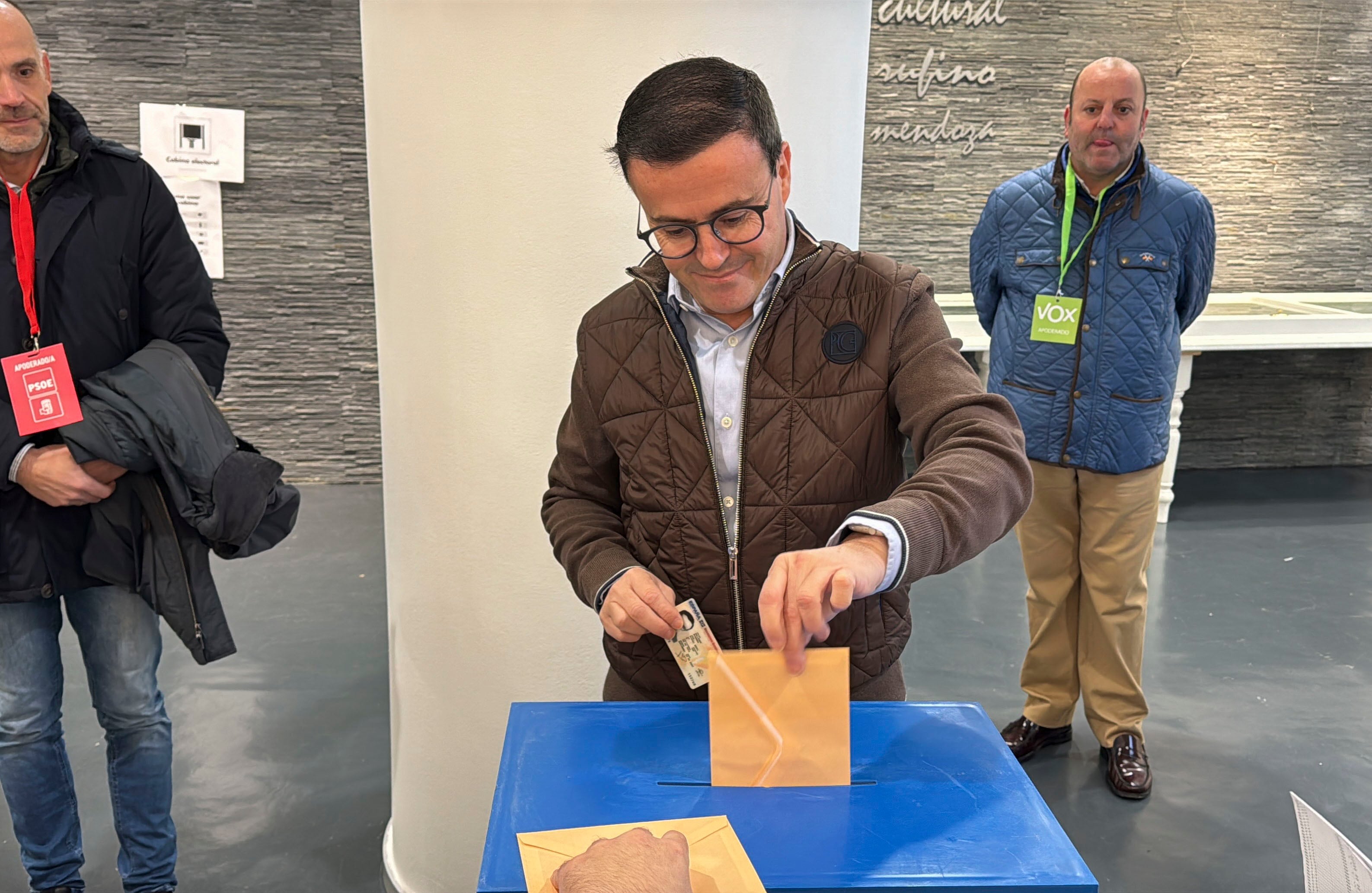 Gallardo anima a votar “mucho” ante la desmovilización del electorado socialista