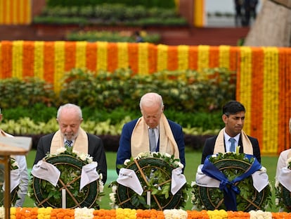 El primer ministro indio, Narendra Modi, el presidente de Brasil, Luiz Inacio Lula da Silva, el de EE UU, Joe Biden, y el primer ministro británico, Rishi Sunak, en septiembre en Nueva Delhi, en la reunión del G20, en Raj Ghat, monumento dedicado a Mahatma Gandhi.